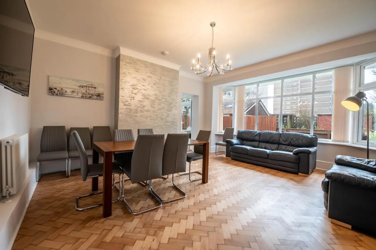 The Manor - Large Luxury Home In Bournemouth - Sleeps 12+ United Kingdom