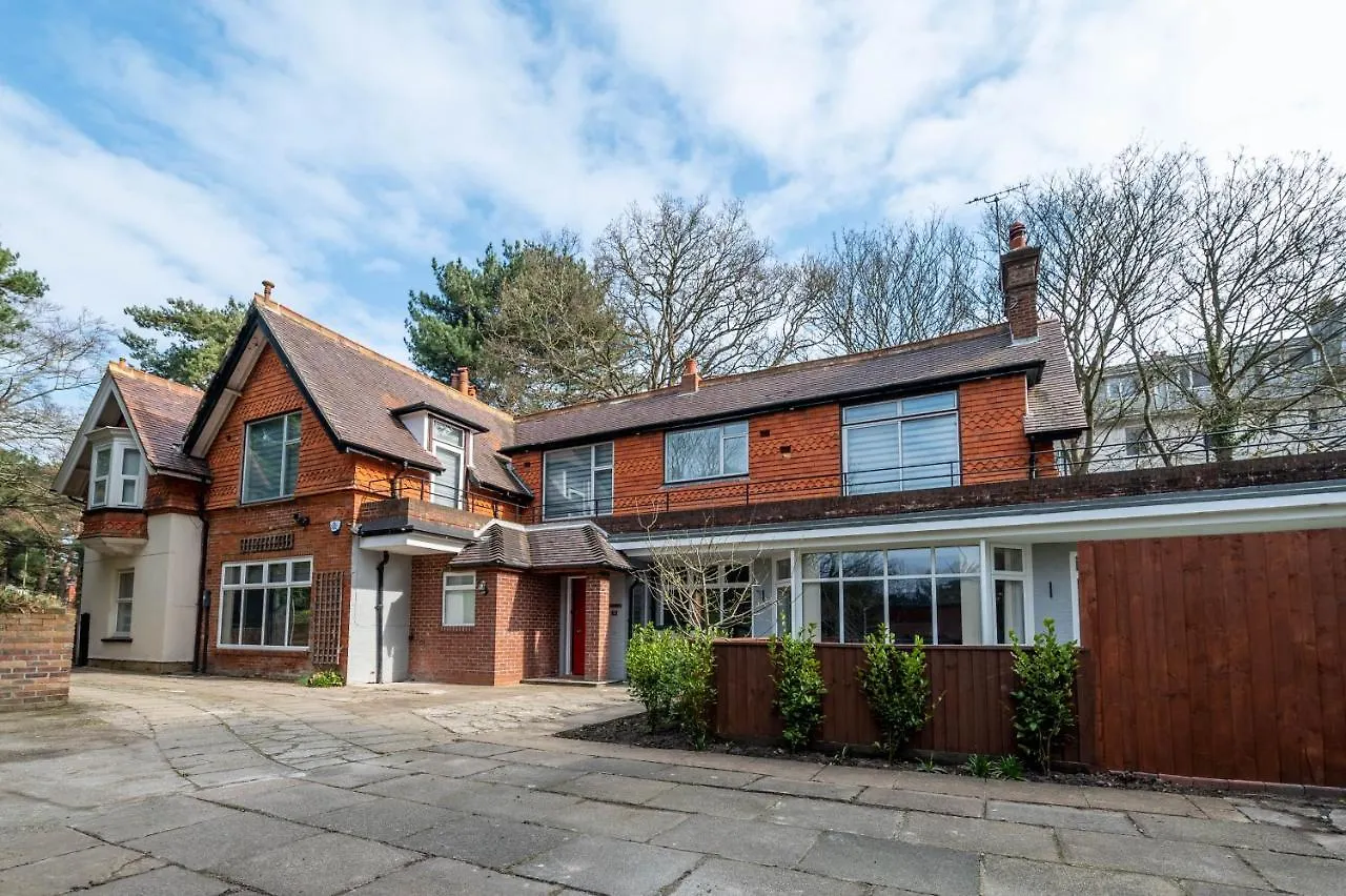 The Manor - Large Luxury Home In Bournemouth - Sleeps 12+ contacts