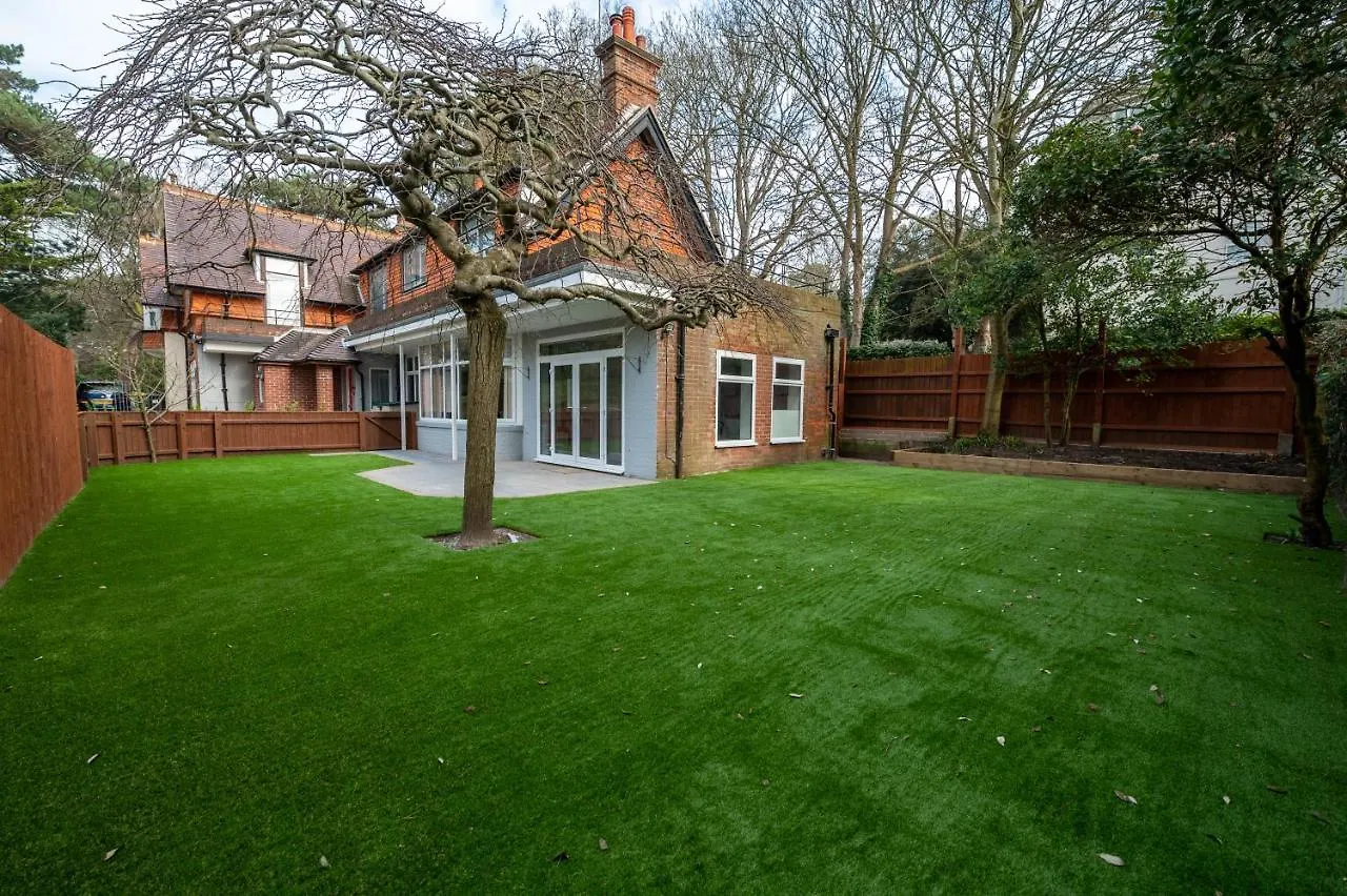 Holiday home The Manor - Large Luxury Home In Bournemouth - Sleeps 12+