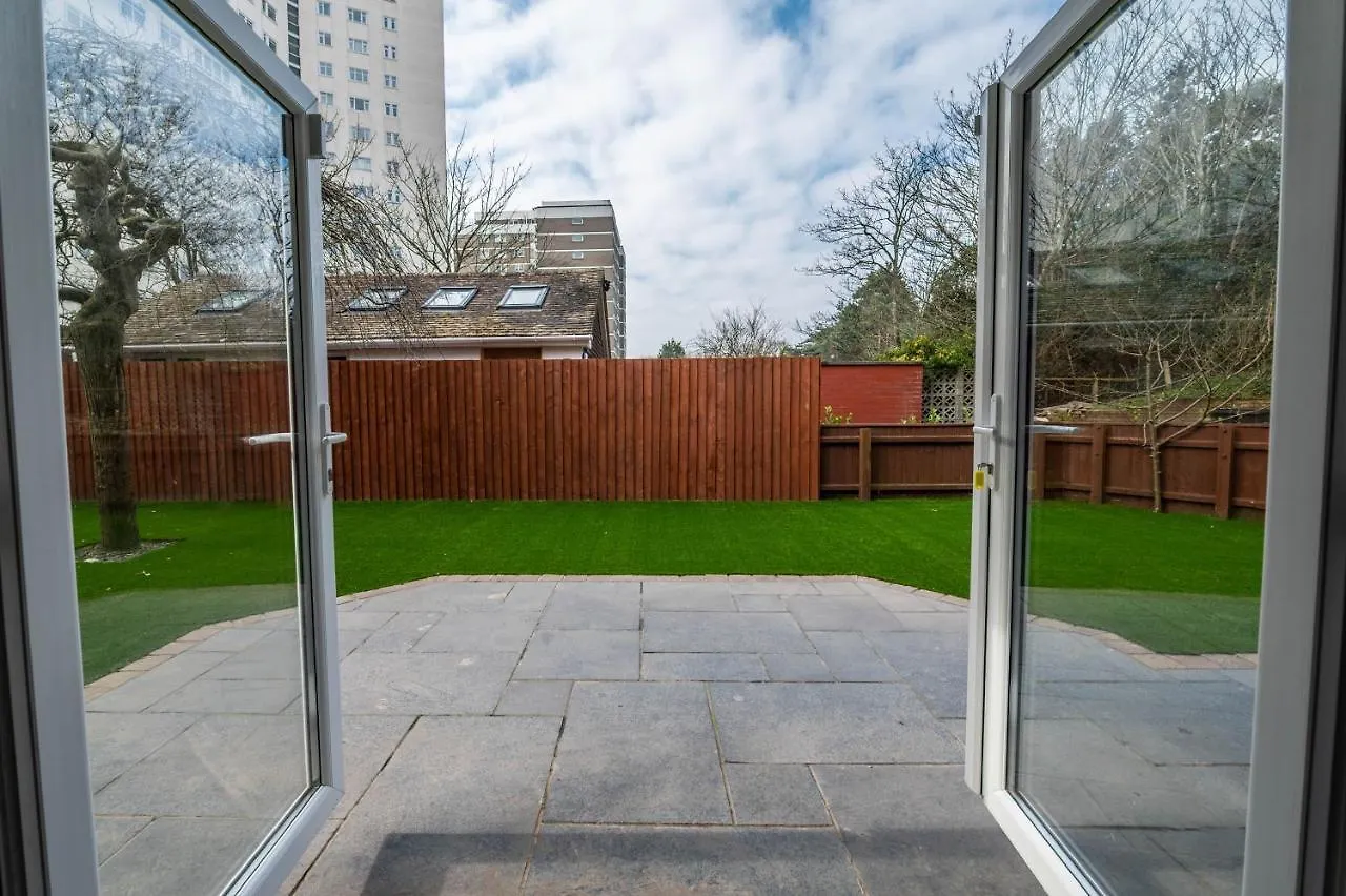 The Manor - Large Luxury Home In Bournemouth - Sleeps 12+ 0*,  United Kingdom