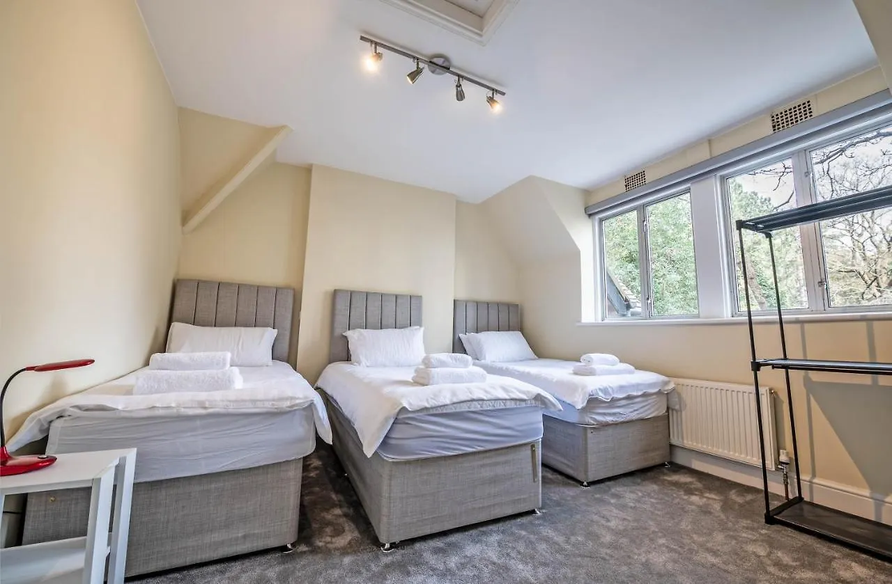 The Manor - Large Luxury Home In Bournemouth - Sleeps 12+ 0*,  United Kingdom