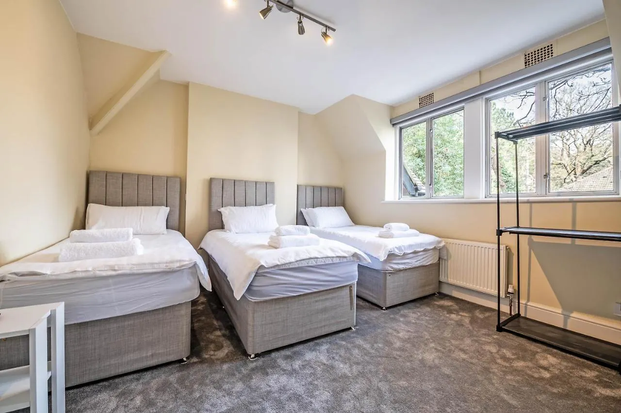 The Manor - Large Luxury Home In Bournemouth - Sleeps 12+ United Kingdom