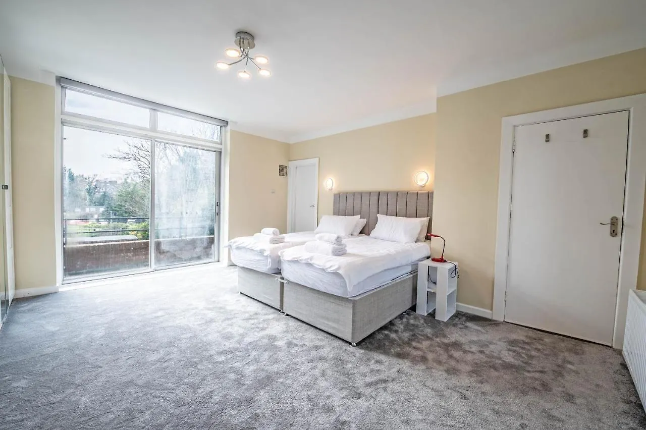 Holiday home The Manor - Large Luxury Home In Bournemouth - Sleeps 12+ United Kingdom