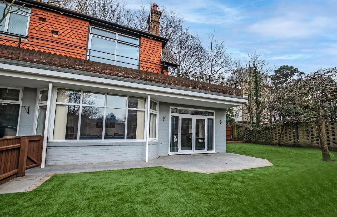 The Manor - Large Luxury Home In Bournemouth - Sleeps 12+ Holiday home