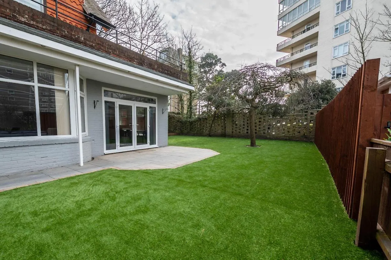 The Manor - Large Luxury Home In Bournemouth - Sleeps 12+ 0*,